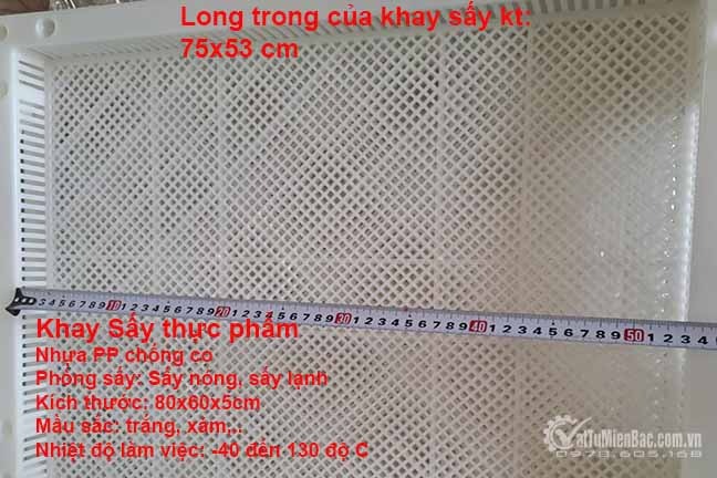 làm sạch khay nhựa sấy